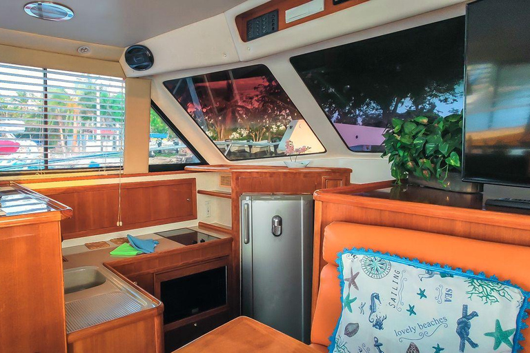 Punta Cana: Tour particular de iate pela Ilha Saona com mergulho com snorkel