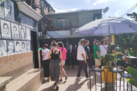 Medellín: Pablo Escobar Tour with Souvenir, Your Best Experience Medellín: Pablo Escobar Tour with a souvenir, your best experience