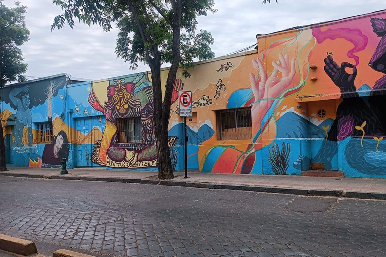 Yungay Neighborhood "Identity and cultural resistance in the heart of Santiago" Barrio Yungay "Identity and cultural resistance in the heart of Santiago".