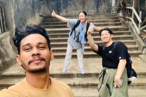 Colombo: Private Transfer to Sigiriya or Kandy with Stops