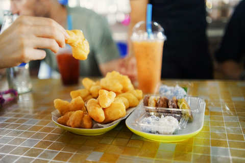 Autentyczne tajskie gotowanie z Pui w Khao LakLekcja gotowania autentycznych tajskich dań w Khao Lak Pui