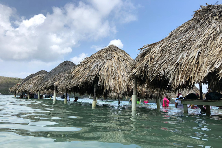 Cartagena: Desfruta de uma excursão de autocarro/barco às 5 Ilhas do Rosário + snorkeling