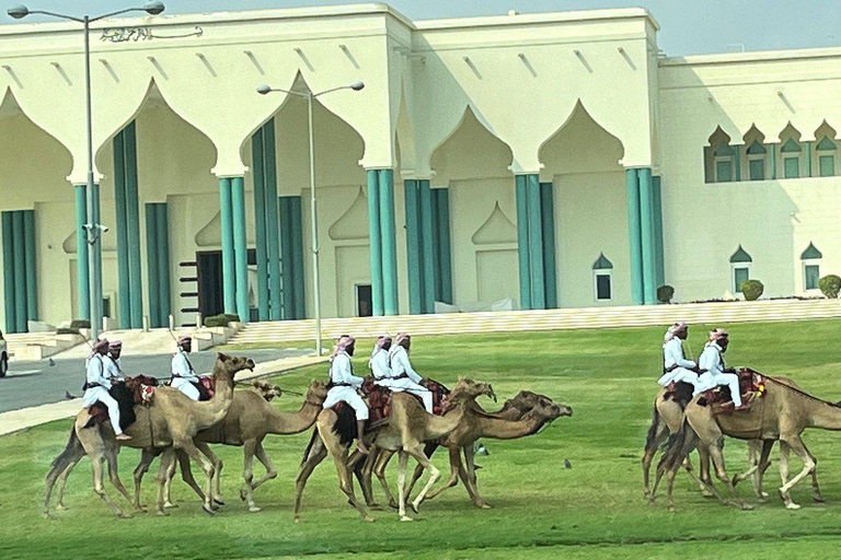 Doha: Private Städtetour mit Souk Waqif &amp; Katara VillageDoha: Private Stadtrundfahrt mit Souk Waqif &amp; Katara Village