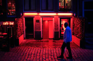 Amsterdam: Halbprivate historische Tour durch den Rotlichtbezirk