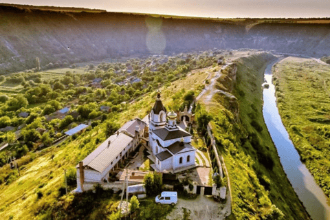 Mołdawia: winnica Cricova, Stary Orhei i klasztor CurchiMołdawia: klasztor Curchi, Orheiul Vechi i winiarnia