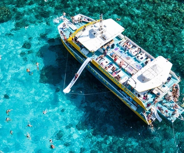 Comino: Blue Lagoon, Crystal Lagoon, and Seacaves Tour