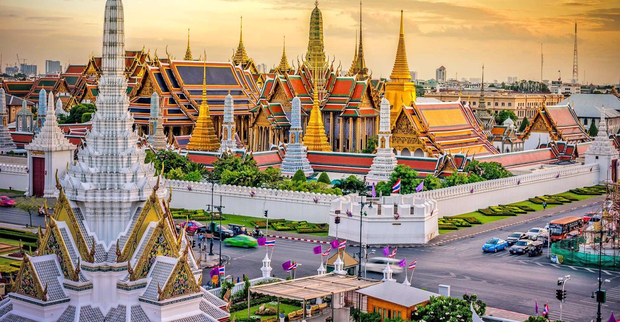 Bangkok: Grand Palace, Wat Pho, and Wat Arun Guided Tour