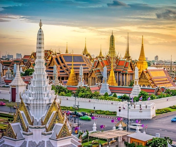 Bangkok: Grand Palace, Wat Pho, and Wat Arun Guided Tour