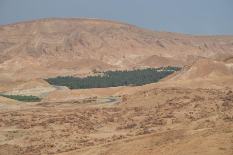 Desde Yerba: Excursión de 2 días a Tozeur, la matmata de los Oasis de Montaña