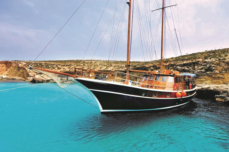 Bugibba: Fernandes Cruise to Blue Lagoon in Comino (VTT)