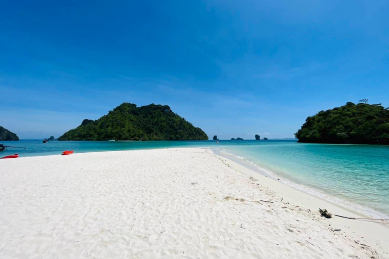 Koh Poda Krabi Half Day: 3-Island Boat Tour with Snorkeling
