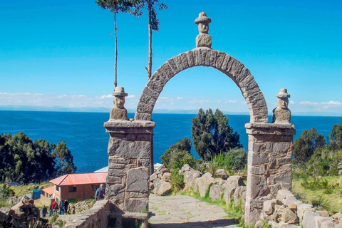 From Cusco: Lake Titicaca, Uros, and Taquile Day Trip