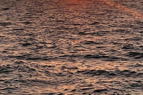 Lisboa:Sunset Sailing Tour at Tagus River with welcome drink