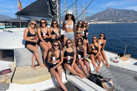 Benalmádena: Sailing & Dolphin Watching with Snacks/Drinks 2-hour PRIVATE up to 12 people