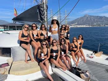 Benalmádena: Catamarã com observação de golfinhos e bebidas
