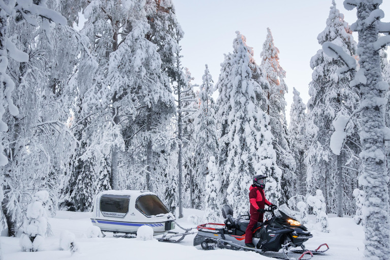 Rovaniemi: Family snowmobile safari with heated sleigh