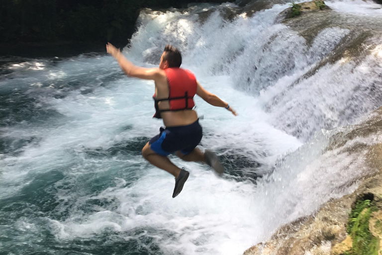 Montego Bay : Trou bleu, chutes de la rivière Dunn et excursion en tyrolienne