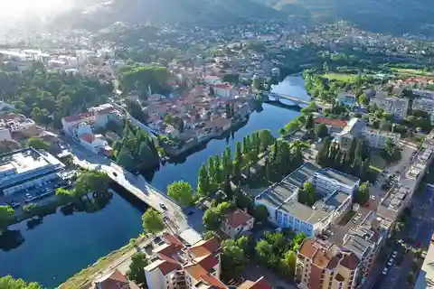 Trebinje Tour mit Luxustransport und Weinverkostung