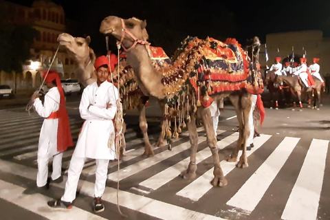 Jaipur: Nocna wycieczka Tuk-Tuk z przyjaznym lokalnym kierowcąNocny Tuk-Tuk