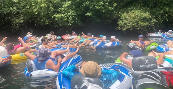 Austin: San Marco River BYOB Geführtes Tubing-Erlebnis