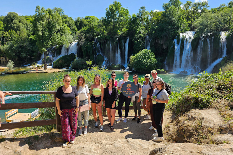 Dubrovnik: Escursione di un giorno a Mostar e alle cascate di KravicaPullman moderno con aria condizionata e guida in inglese