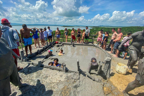 Cartagena: Banho no vulcão de lama e relaxamento na praia e na piscinaCartagena: banhando-se no vulcão de lama e relaxando na praia e na piscina