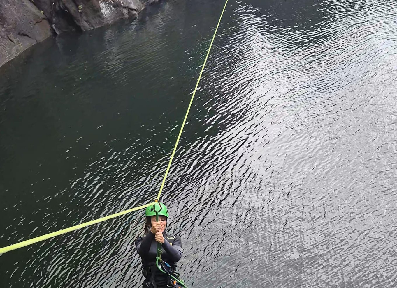 Mauritius: Rutsjebanetur ved Tamarind Falls/canyoning