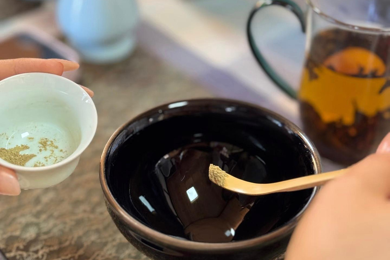 جولة شاي هانغتشو: القرى والبحيرات وتجربة الشاي المخفوقدليل للغة الإنجليزية والصينية