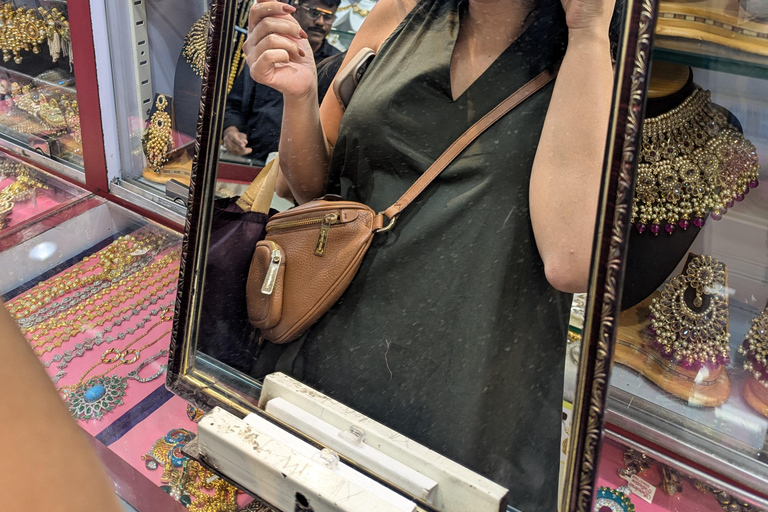 Mumbai: Tour de compras de moda com personal shopperMumbai: Experiência de personal shopper nos subúrbios