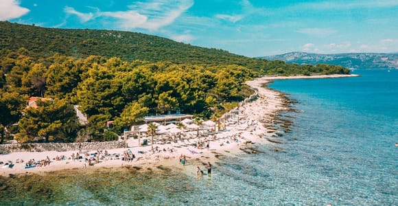 Von Trogir: Blaue Lagune & Šolta-Kreuzfahrt mit Mittagessen & Getränken