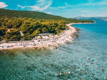 From Trogir: Blue Lagoon & Šolta Cruise with Lunch & Drinks
