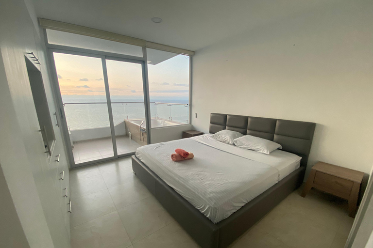 Esmeraldas: Tonsupa Apartamento frente al mar con jacuzzi