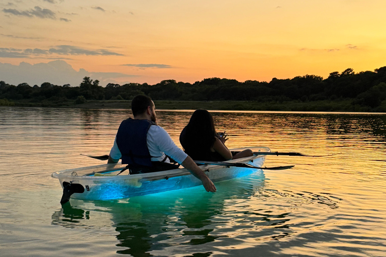 Grapevine Lake: Clear Kayak Tour