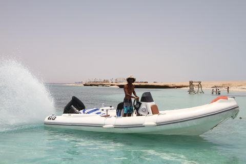 Hurghada: Privat motorbåt till öarna Abu Minqar med sandbank