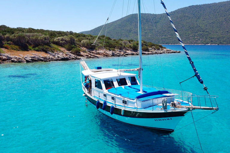 Bodrum: tour privato in barca con snorkeling e pranzo