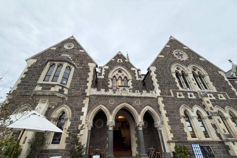 Christchurch: Ultimate Walking Tour with Coffee