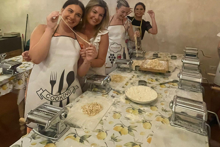 Milano: Pasta och Tiramisu Pasta och Tiramisu matlagningskurs med vin