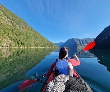 Hellesylt: Beginnersvriendelijke kajakervaring in een fjord