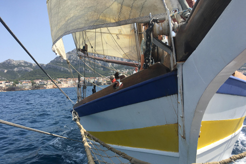 Marsiglia: tramonto su un vecchio veliero, aperitivo con stuzzichini e vini