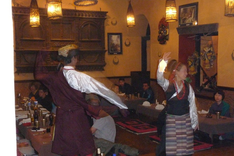 Middag med kulturföreställning i KathmanduMiddagsföreställning i Kathmandu