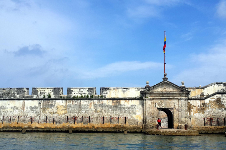 Cartagena: Rosario Oceanarium, Snorkel & Swim with Dolphins Cartagena: Rosario Islands Tour with Oceanarium & Snorkeling