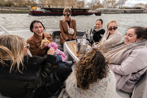 Paris: Private Seine River Cruise Paris: Private Seine River Cruise with Guide