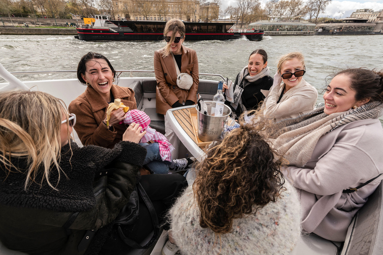 Paris: Private Seine River Cruise Paris: Private Seine River Cruise with Guide