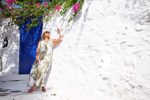 Mykonos: Private Photoshoot at Mykonos Town (Chora) Premium (25 photos)