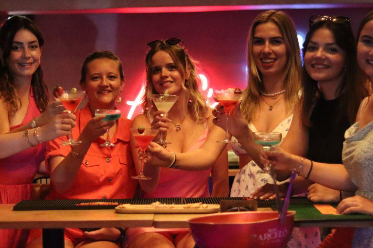 Cocktail Class in Madrid: Shake, Drink & Party