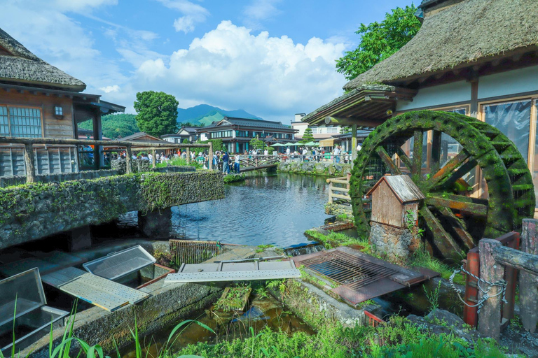 Tokyo : Excursion d'une journée à la 5e station du Mont Fuji, dans la région du Fuji et à Kawaguchiko8:20 Rendez-vous au bureau de poste de Shinjuku