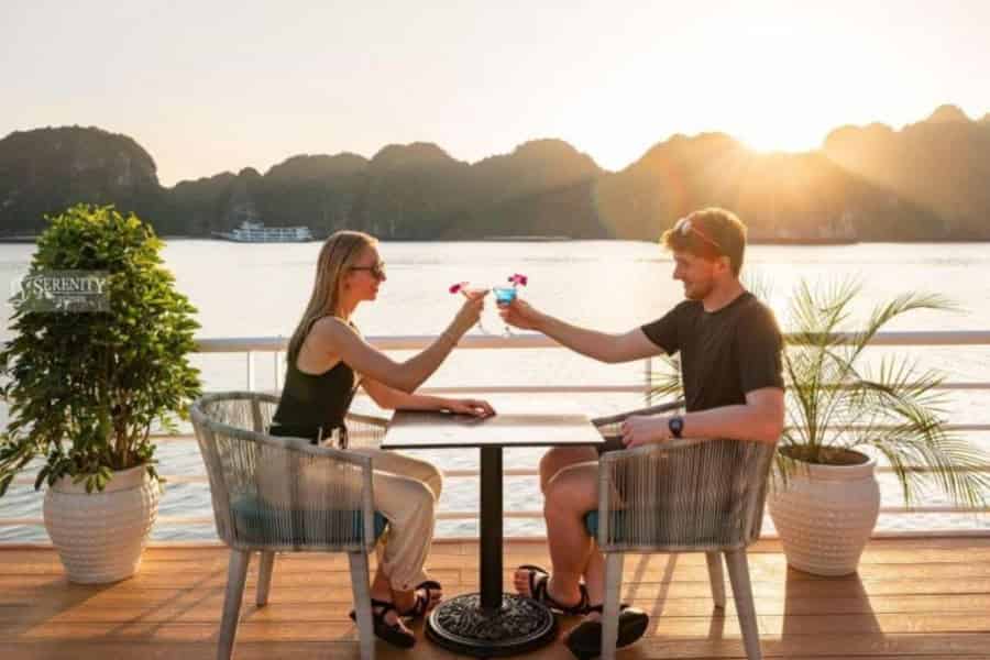 Hanoi: Lan Ha Bay & Cat Ba Island Tagestour auf einer Luxuskreuzfahrt