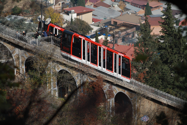 تبليسي: جولة في أساطير وخرافات ماتسمينداتجربة سفر خاصة