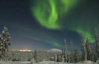 Ruka, Northern Light Hunt by Minivan - Housity
