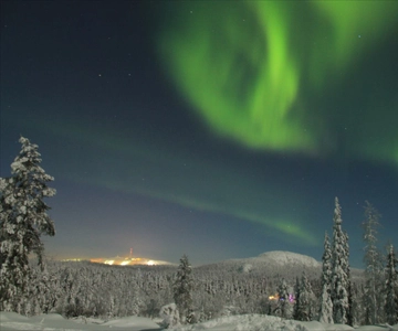 Ruka: Northern Light Hunt by Minivan